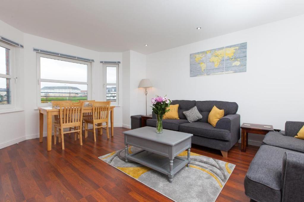 Super Prime Park View Duloch By Tba Apartment Dunfermline Bagian luar foto