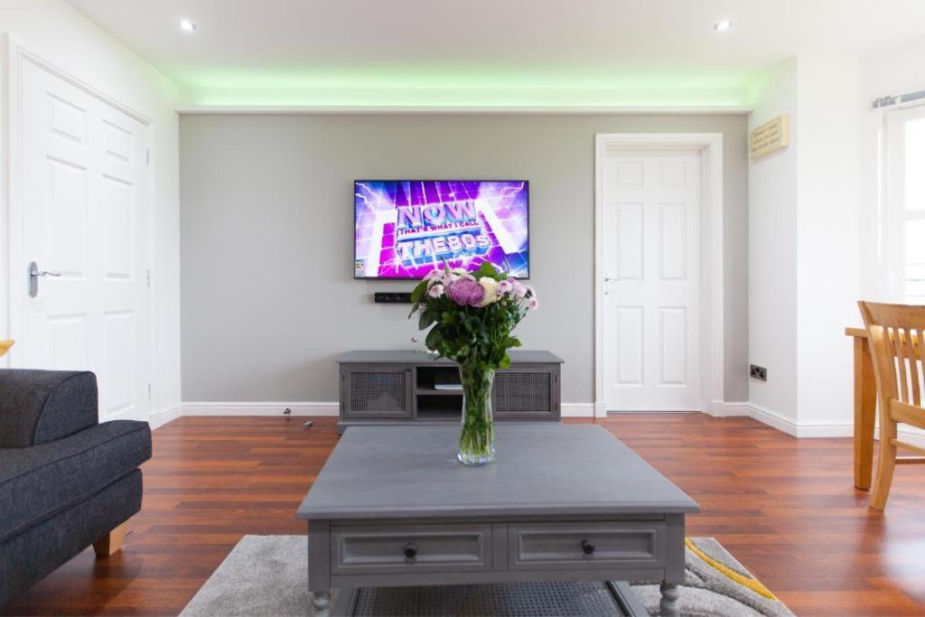 Super Prime Park View Duloch By Tba Apartment Dunfermline Bagian luar foto