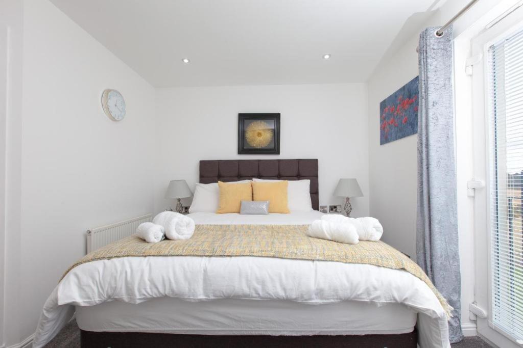 Super Prime Park View Duloch By Tba Apartment Dunfermline Bagian luar foto